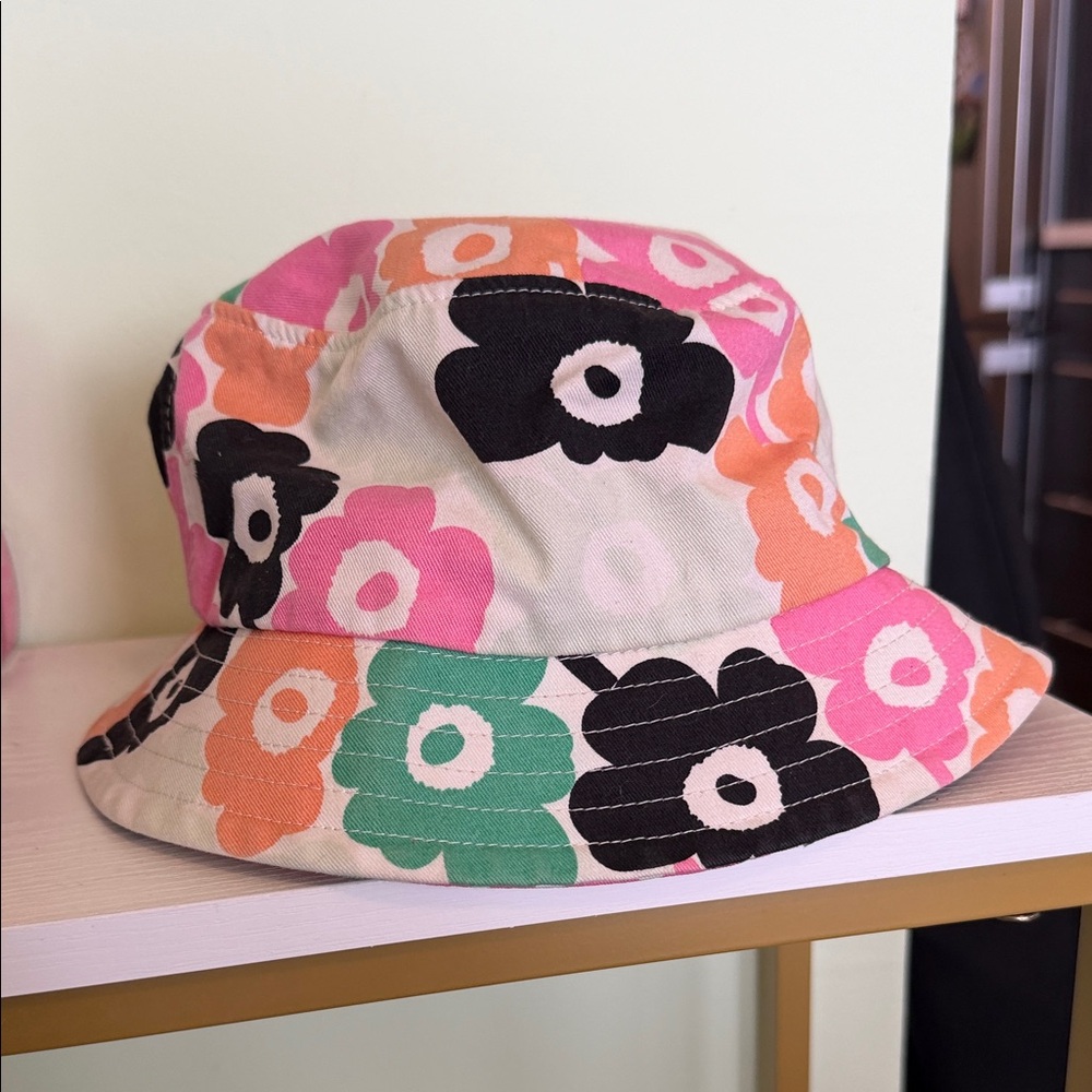 Marimekko Floral Unikko Print Bucket Hat in Black, Pink, Orange, Green, size L